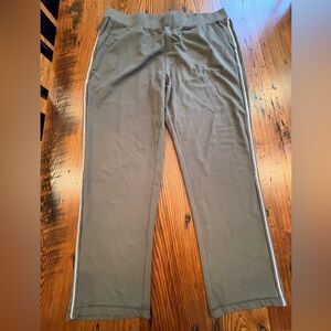 Chicos Zenergy Womens Pants Size 3 Reg (US XL or 16-18) Olive Green Athleisure
